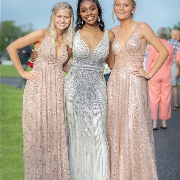 Silver sparkled Formal Prom dress - Picture 3 of 4